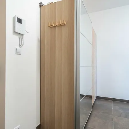 Comfortable One Bedroom With Balcony And Great View By Easybnb Daire Prag