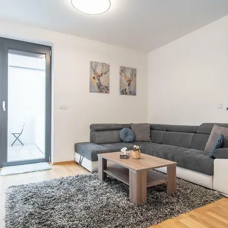 Comfortable One Bedroom With Balcony And Great View By Easybnb Daire